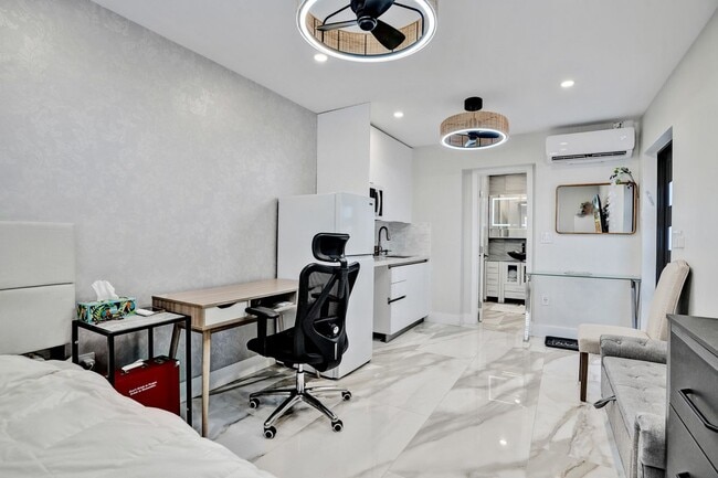 Building Photo - 6761 Allen St