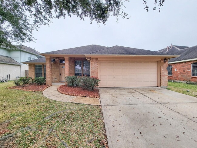 Building Photo - Haley Court, Pearland, TX 77584 - 3 BR 2.5 BA single-family home