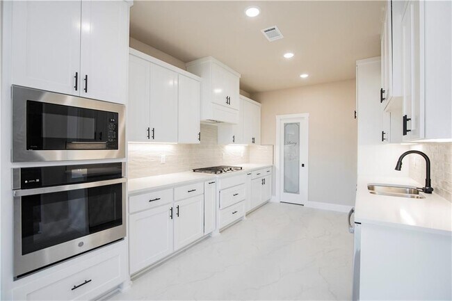 Photo - 6804 SW Basswood Ave