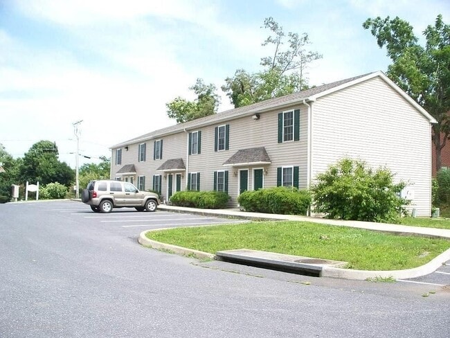 Building Photo - Clifton Knolls