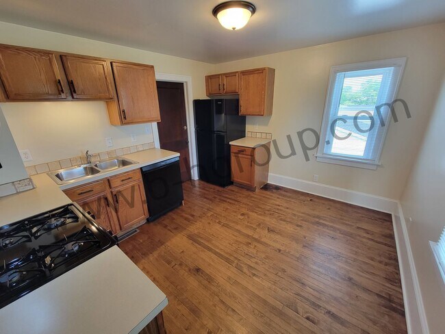 Photo - 3323 14th Ave Unit Upper