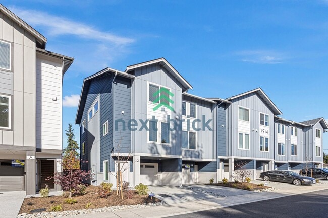 Photo - "Spacious 3-Bedroom Luxury Townhouse in Everett with 3 Full Baths"