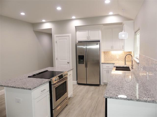 Photo - 608 E College St