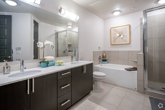 1BR, 1BA - 805SF