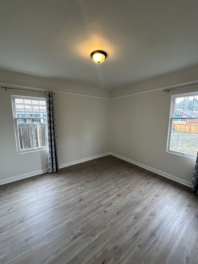 Photo - Downtown Remodeled Kent Home with fenced yard!