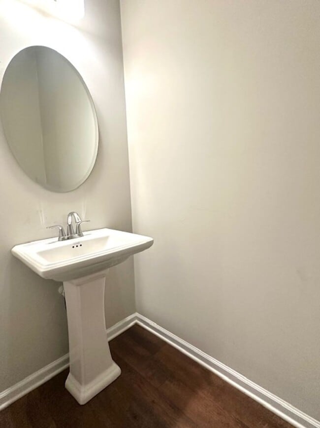 Photo - STYLISH & MODERN TOWNHOME IN HARBISON GROVE