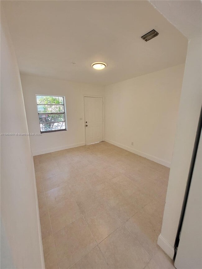 Photo - 642 NW 77th St