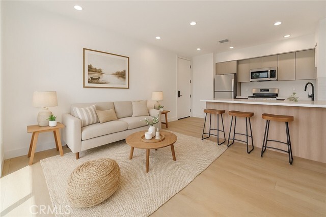 Building Photo - 7510 Sepulveda Blvd Unit 304