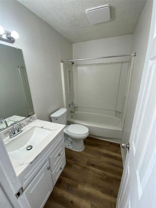 Photo - 806 Sirocco Dr