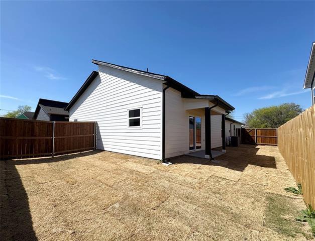 Photo - 2015 Stuart St