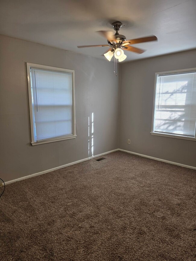 Photo - 1945 S Battin St