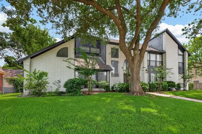Photo - 15714 Sylvan Lake Dr