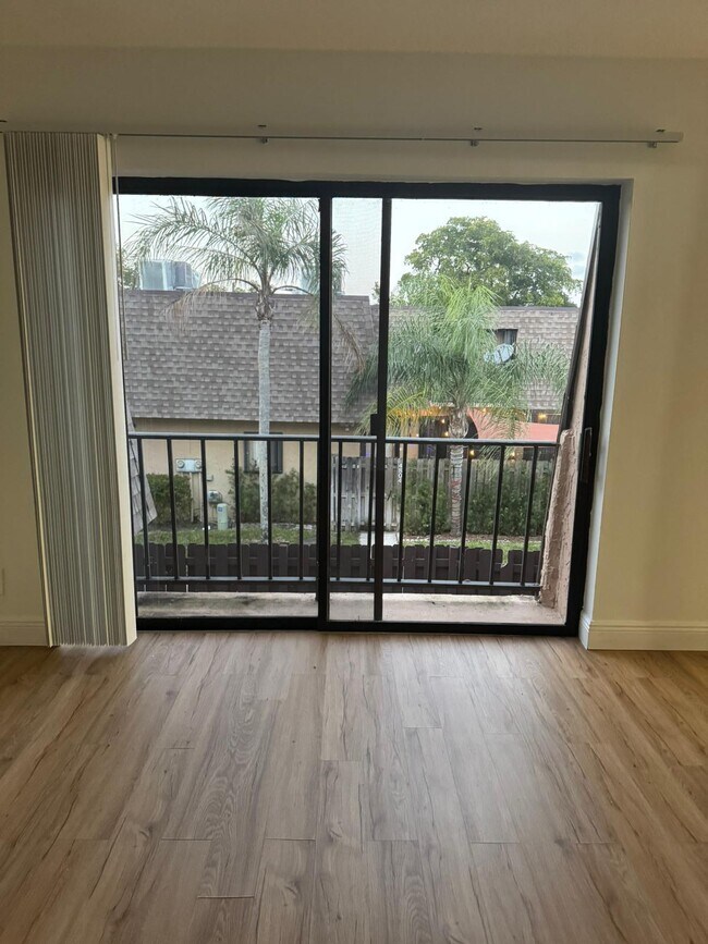 Photo - 4702 Waterview Cir