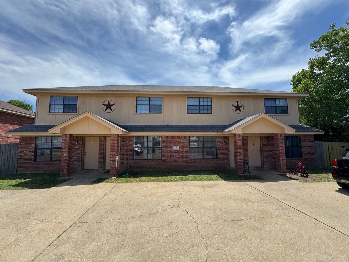 Photo - 1106 Lansberry Ct Unidad # D