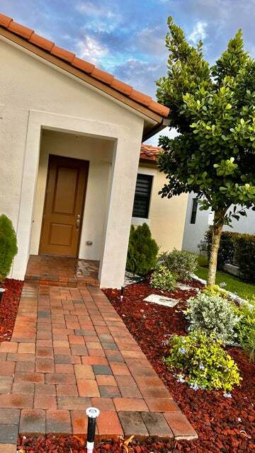 Photo - 5570 Quiet Lake Pl