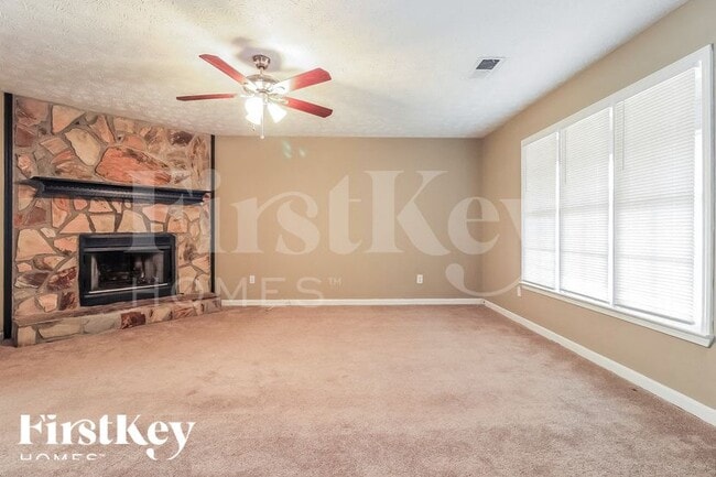 276 Hollyberry Dr