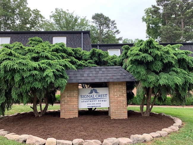 Signal Crest Apartment Homes - Signal Crest Apartment Homes