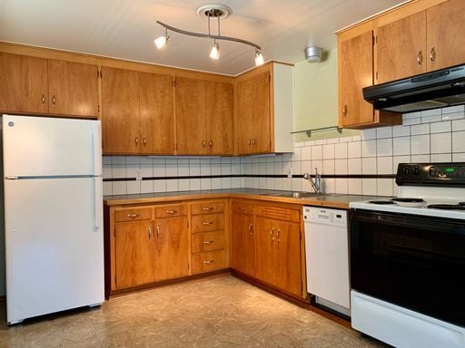 Building Photo - Charming Two Bedroom in Queen Anne! $1795 Unit C
