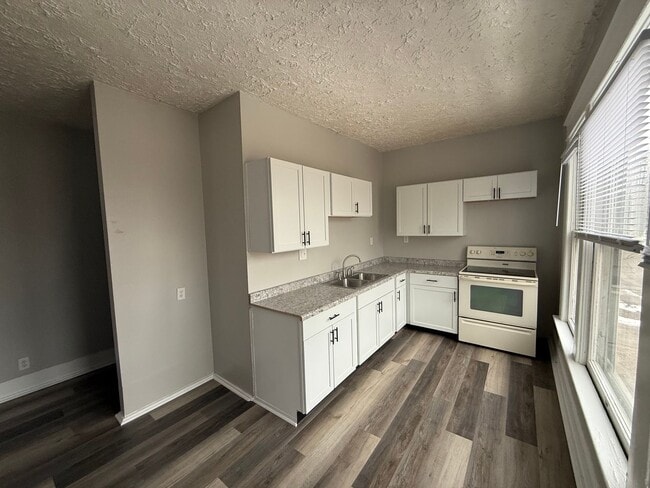 Photo - 2nd floor unit - Huge Loft Area Unidad Apt B