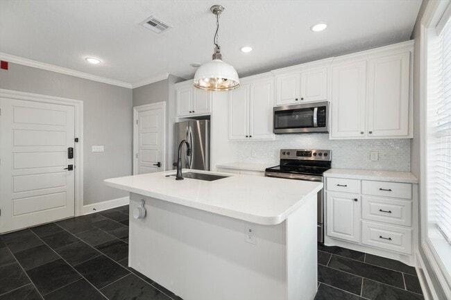 Photo - 405 24th St Unit 201