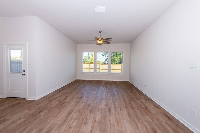 Photo - 16039 Emerald Thistle Ln