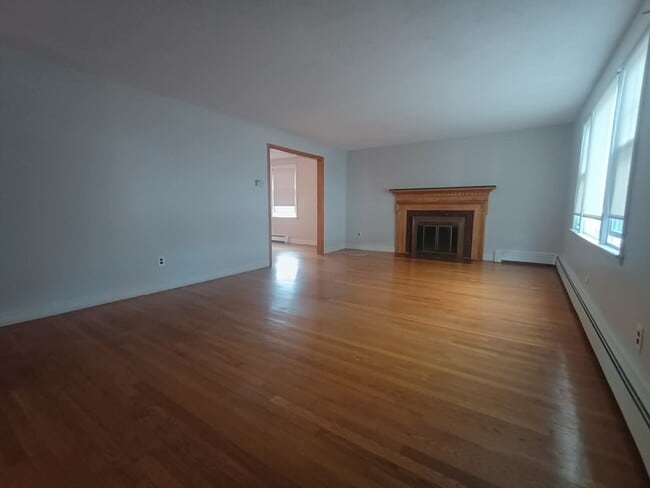 Building Photo - 51 Winter St Unit C