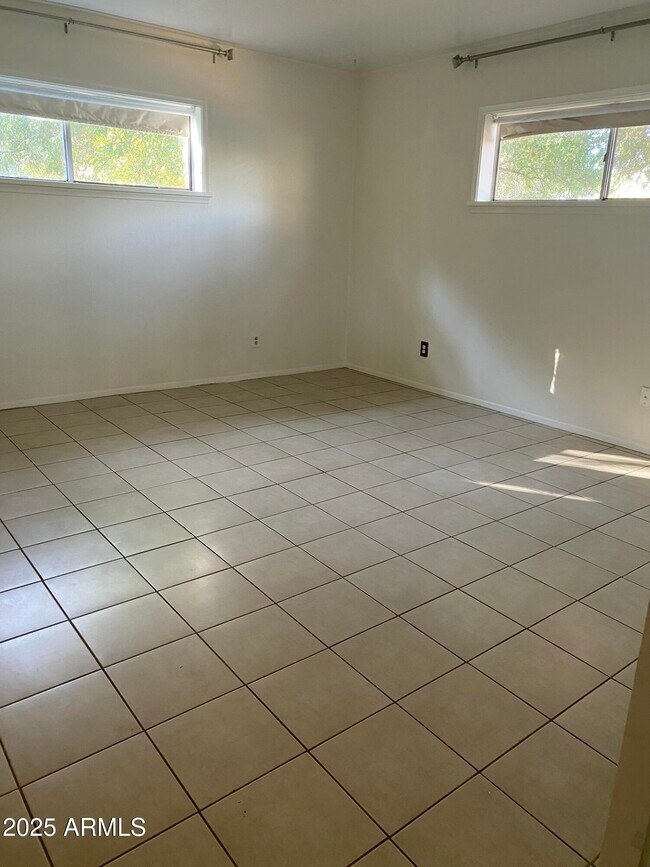 Photo - 318 W Georgia Ave