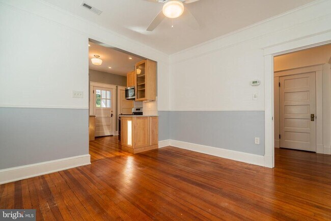 Photo - 928 19th St S