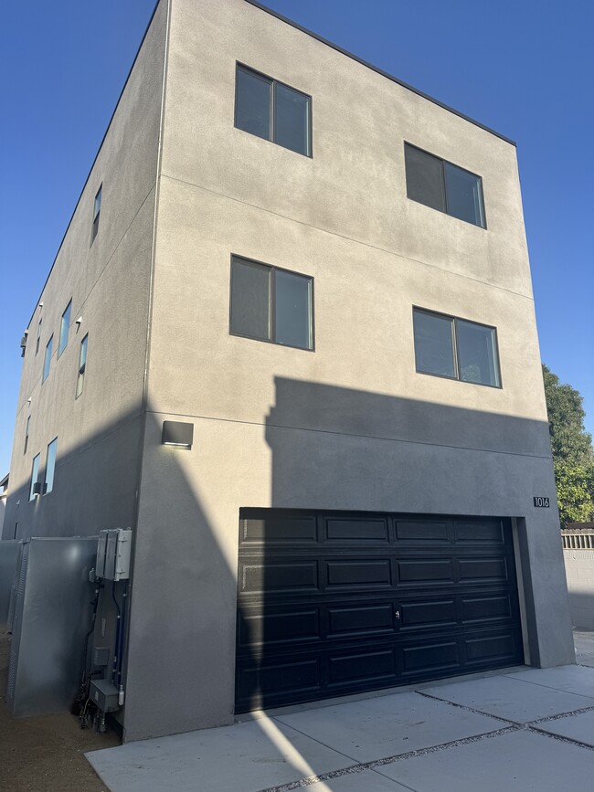 Photo - 1016 N Pioneer Ave Unit B