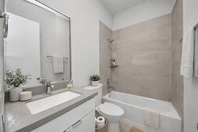 Photo - 608 Thornton Rd