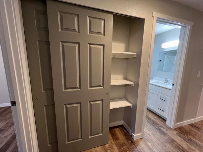 Photo - 2400 20th Ave NW