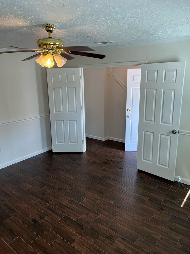 Photo - 9722 Galston Ln