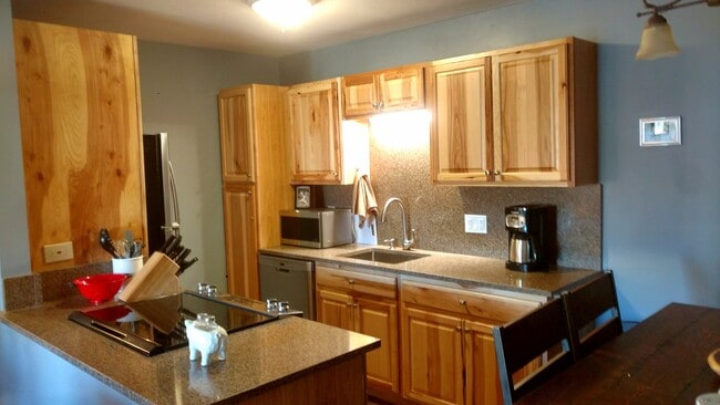 Building Photo - 998 W Beaver Creek Blvd Unit Liftview