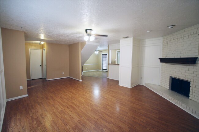 Photo - 4105 Vista Rd Unit 1