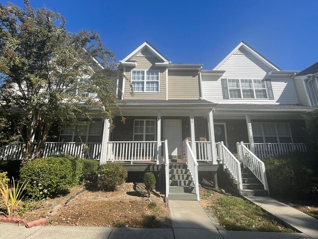 Check out this 3 bedroom 3.5 bath Townhome... - Check out this 3 bedroom 3.5 bath Townhome...