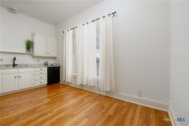 Building Photo - 142 West St