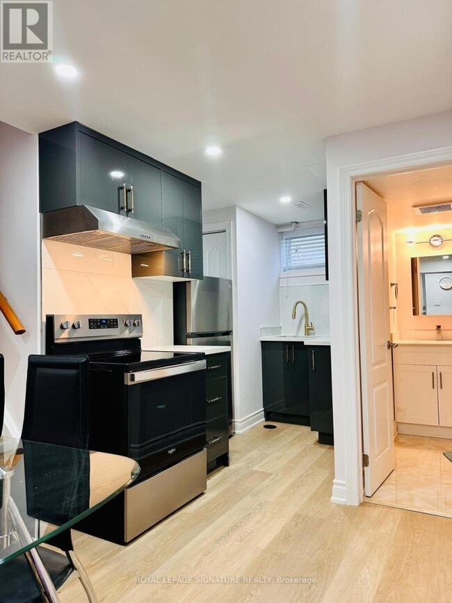 Photo - 206 Bellamy Rd N