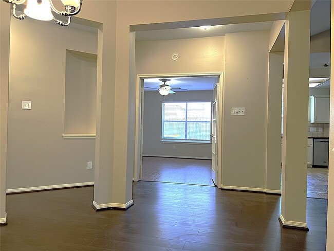 Photo - 4910 Linden Pl