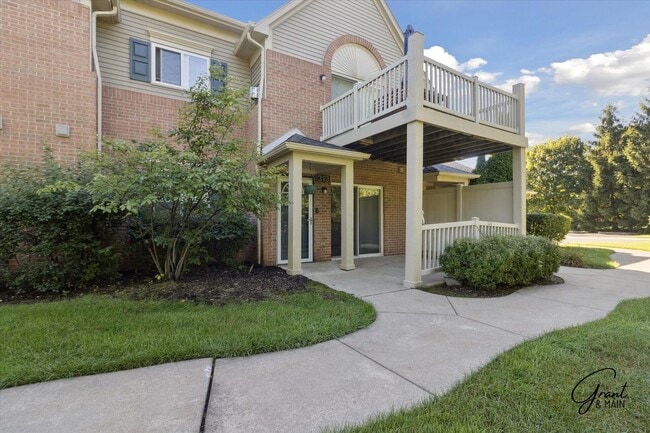 Building Photo - 2 bedroom ranch style condo $1995