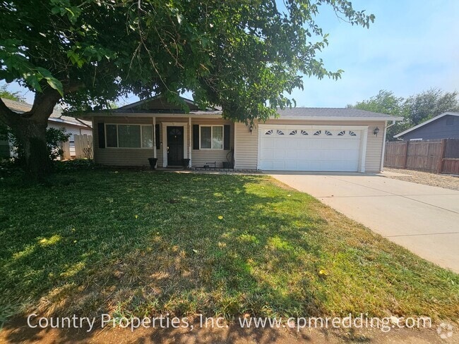 Building Photo - Super Cute House in East Redding With Atta...