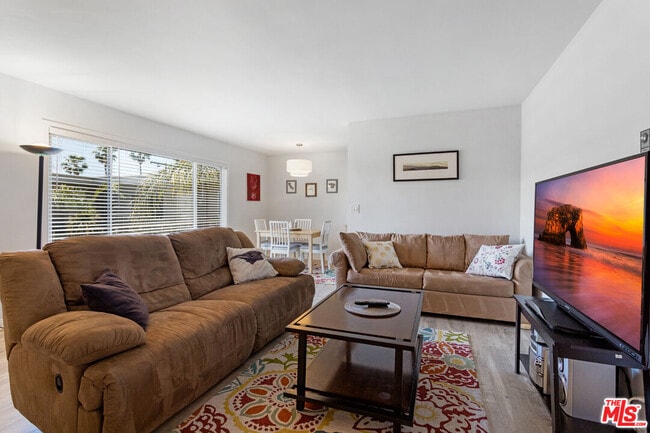 Photo - 2002 4th St Unit 312