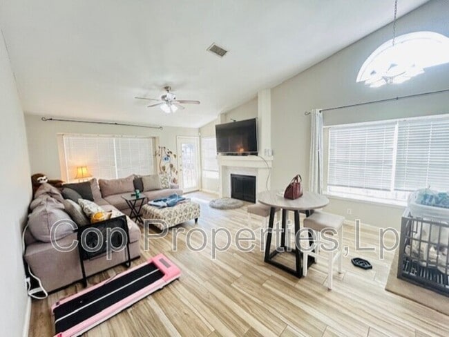 Photo - 6338 Broadmeadow