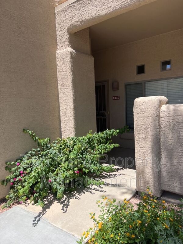 Photo - 1351 N Pleasant Dr Unidad #1069 Rental