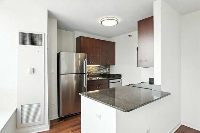 Photo - 504 N Kingsbury St