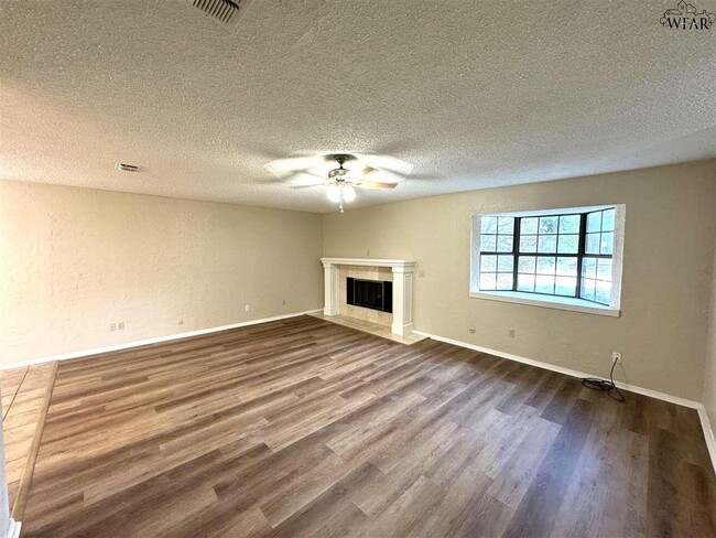 Photo - 2953 Stearns Ave