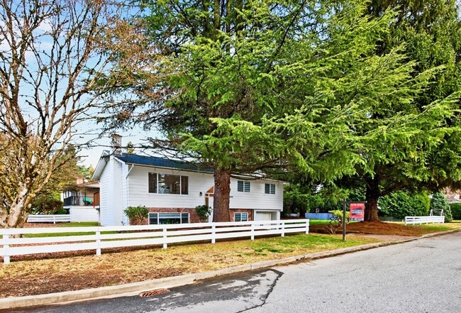 Building Photo - 21099 Berry Ave