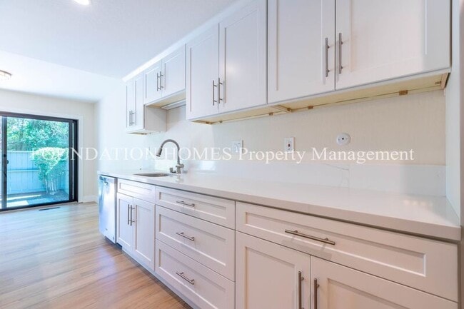 Photo - 74 Windstone Dr