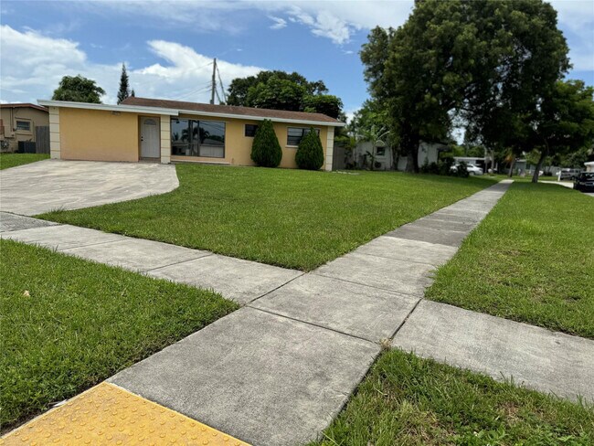 6101 NW 18th St