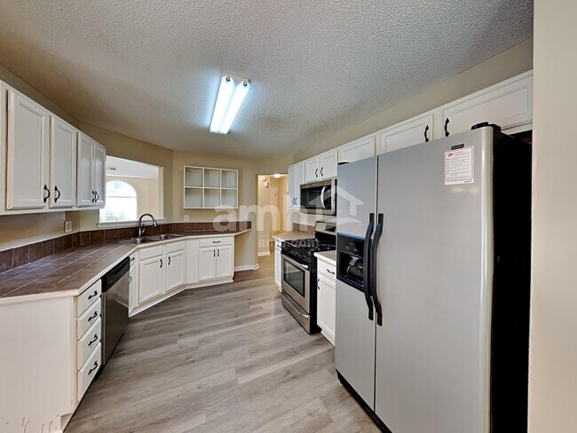 Photo - 3150 Peartree Dr NW