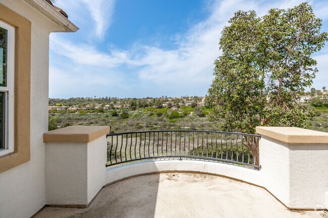 Building Photo - 6213 Paseo Privado Rental